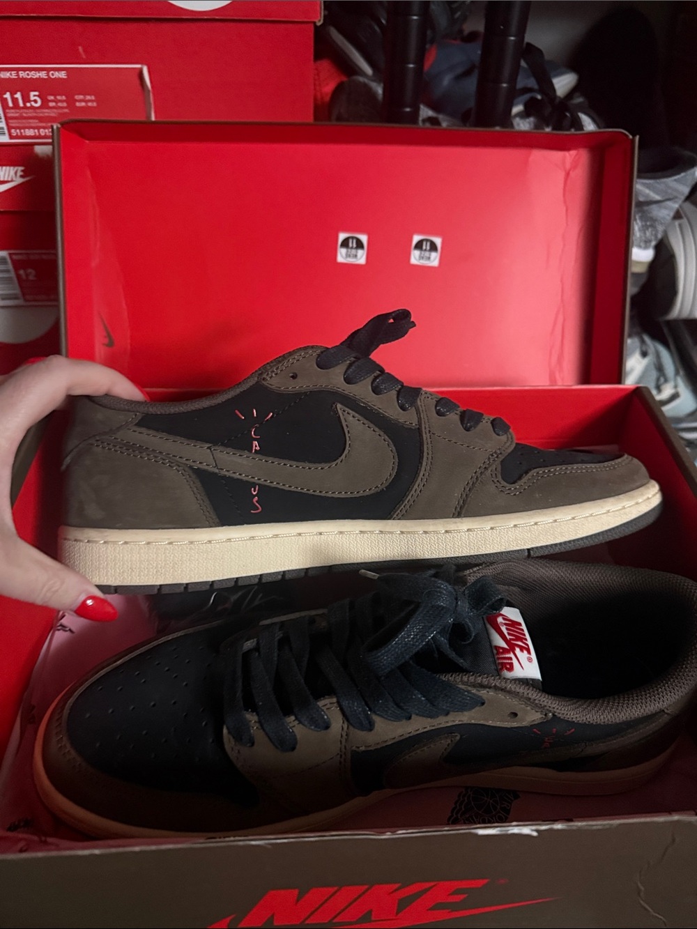Travis Scott Low-Top Sneakers - Brown & Black